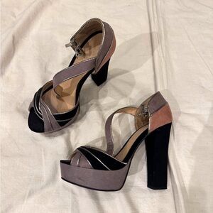 Women’s Lauren Conrad Dezi Block heels - size 8.5